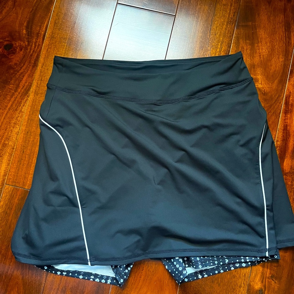 Krimson Klover women’s athletic skort, black and white, size medium